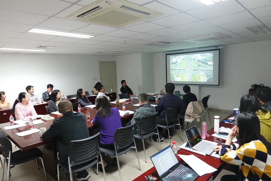 36889bf7b8394acaa53945153ddb5bf4.jpg 房地产管理部集中学习_副本.jpg
